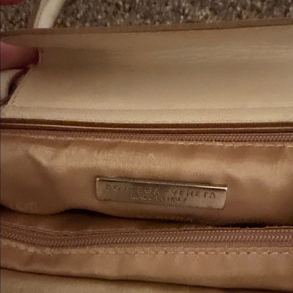 Bottega Veneta Two-Way Leather Tote Bag - Picture 10 of 13